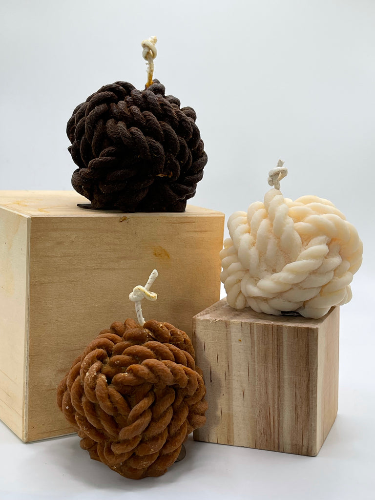 Woolen Ball Candle